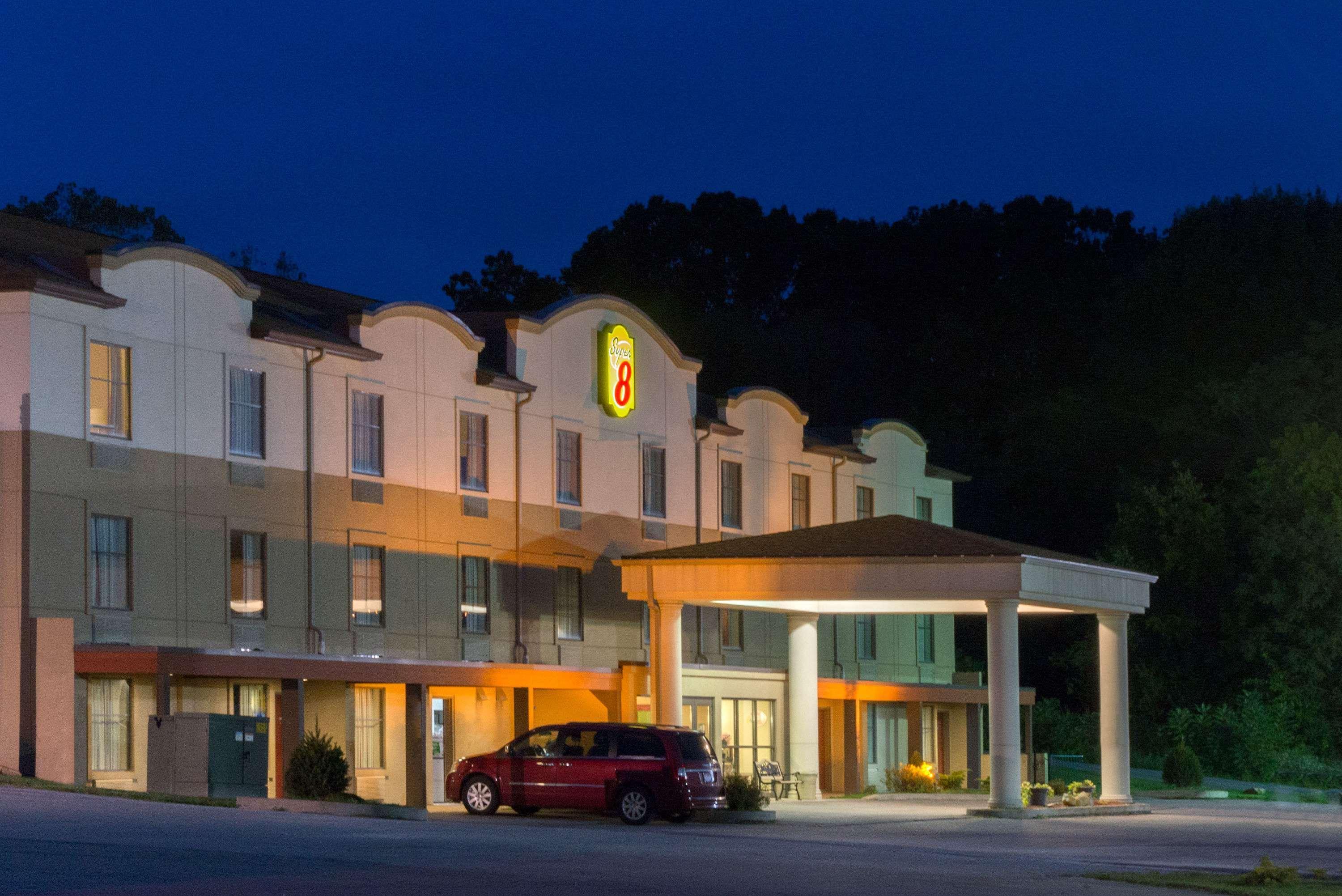 Super 8 By Wyndham Beaver Falls Dış mekan fotoğraf